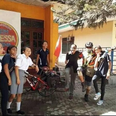 Guest House Dorm Floressa Maumere Ngoại thất bức ảnh