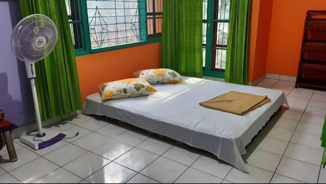 Guest House Dorm Floressa Maumere Ngoại thất bức ảnh
