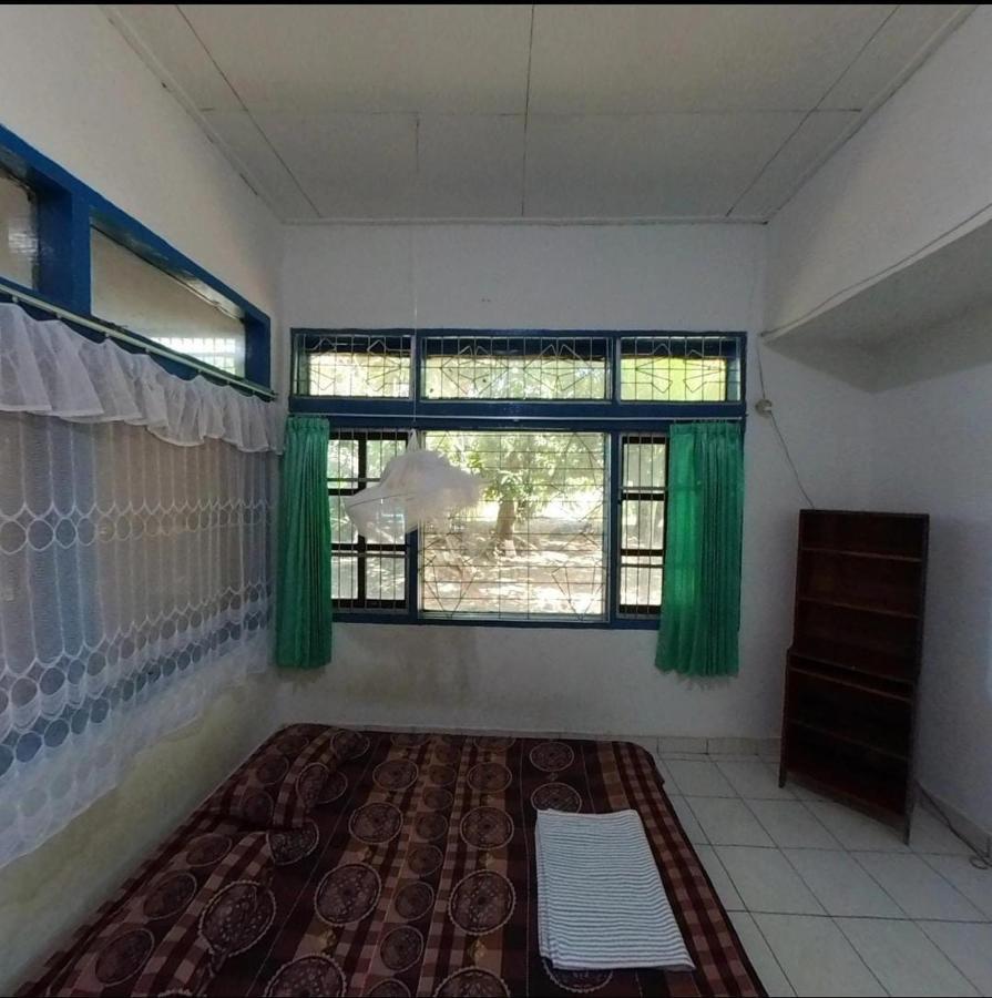 Guest House Dorm Floressa Maumere Ngoại thất bức ảnh